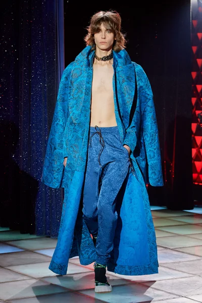 Look 60